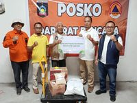 Tanggap Bencana Kebakaran Desa Adat Sade, Bank NTB Syariah Salurkan Bantuan Air Bersih dan Paket Sembako